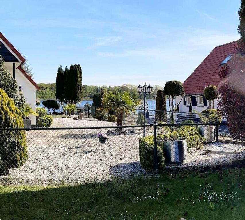 Heel Freistehendes Ferienhaus Am See Naehe Roermond מראה חיצוני תמונה
