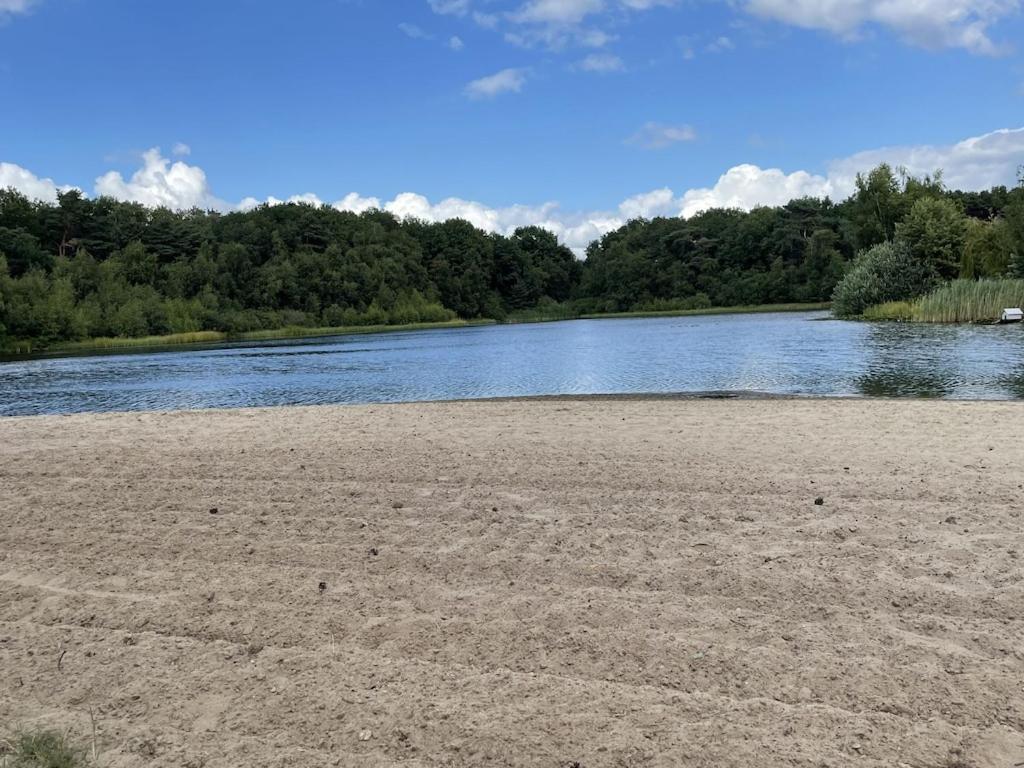 Heel Freistehendes Ferienhaus Am See Naehe Roermond מראה חיצוני תמונה