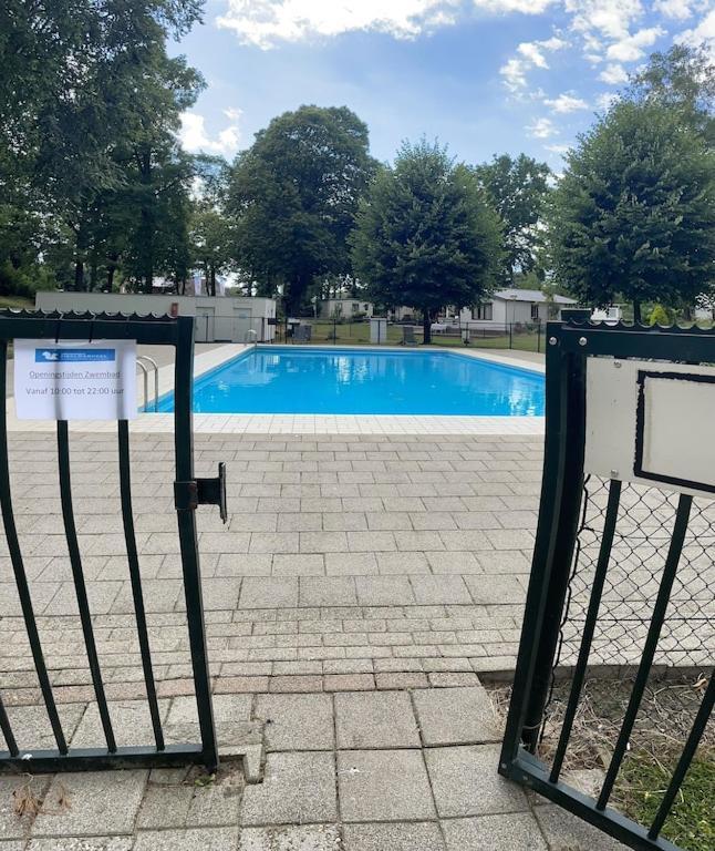 Heel Freistehendes Ferienhaus Am See Naehe Roermond מראה חיצוני תמונה